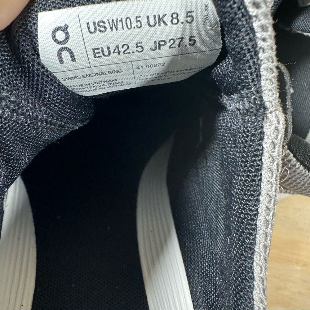 On Running Athletic Shoes Women’s Size 10.5 - Picture 8 of 9